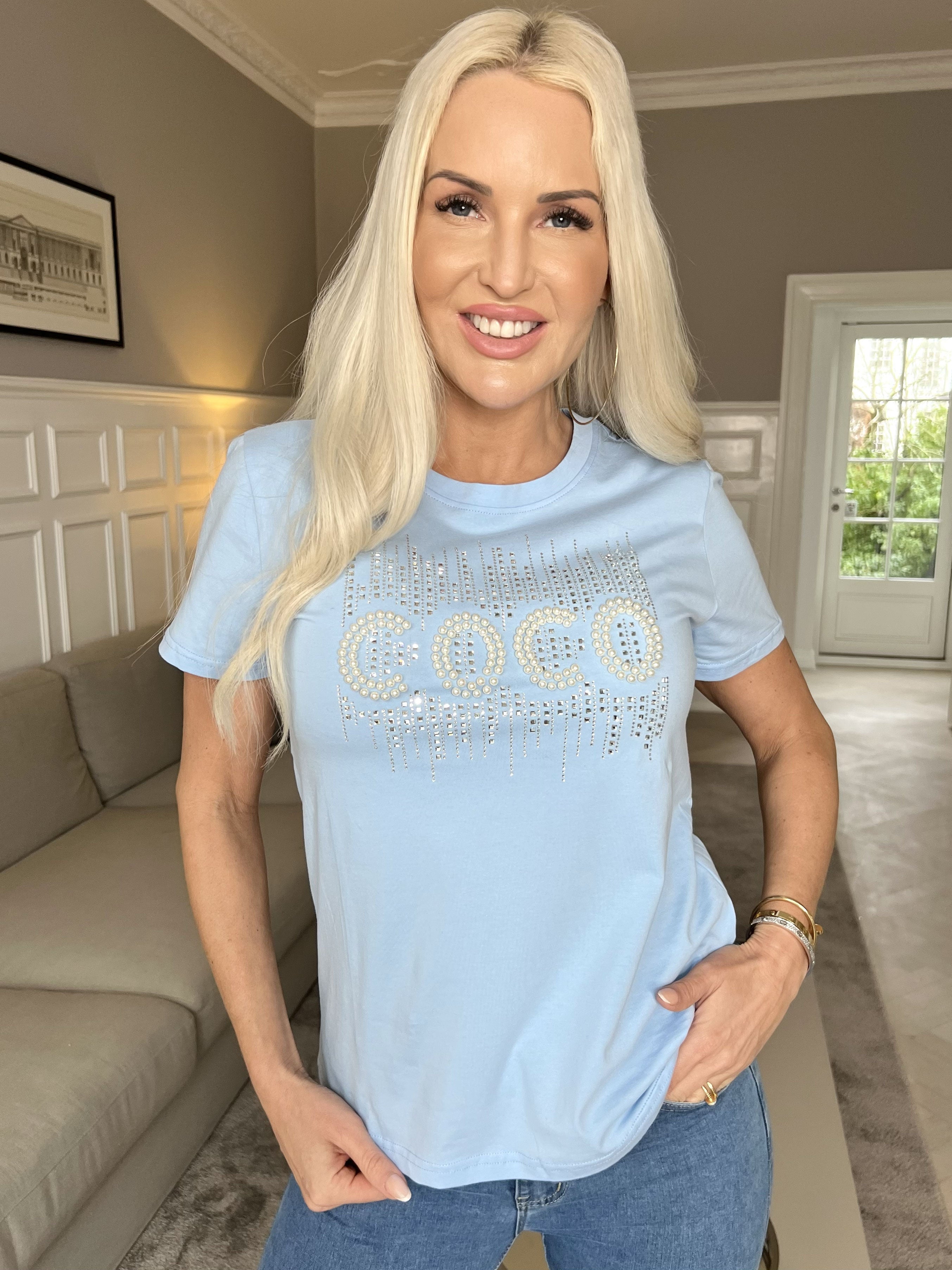 Coco - T-shirt med pärlor och mockakant på bröstet